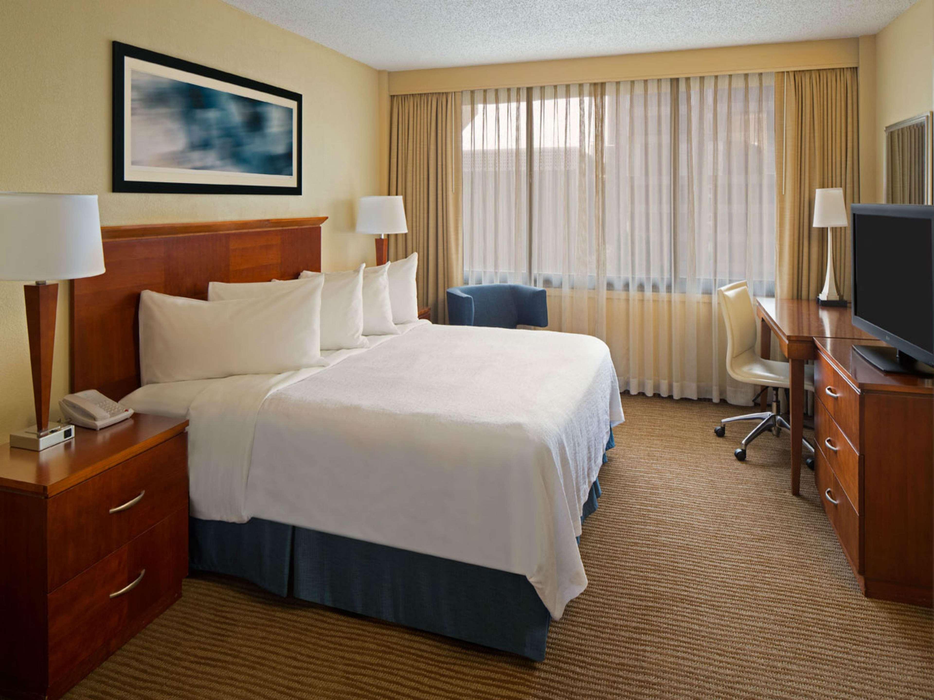 Embassy Suites Winston-Salem Buitenkant foto