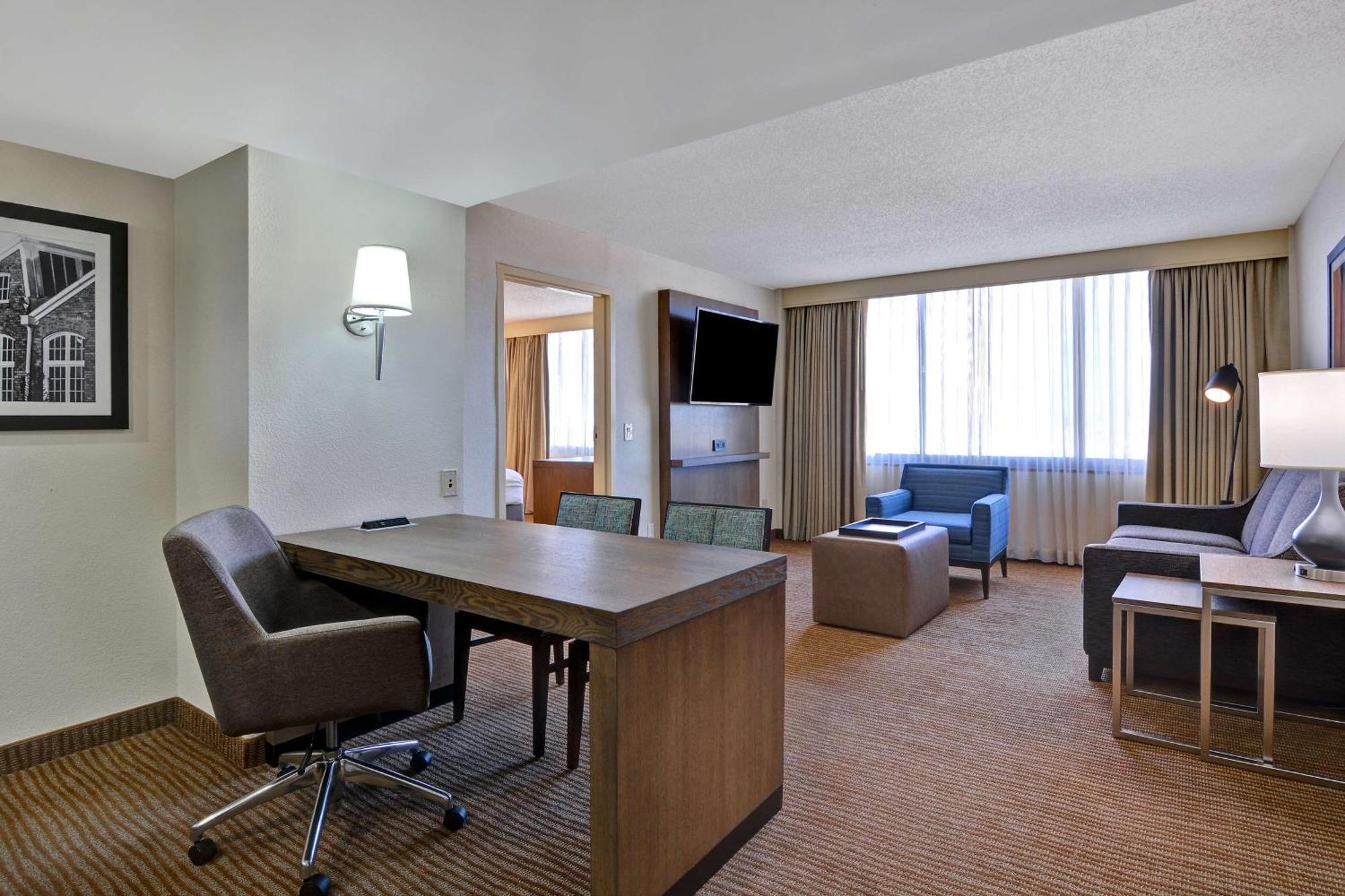 Embassy Suites Winston-Salem Buitenkant foto