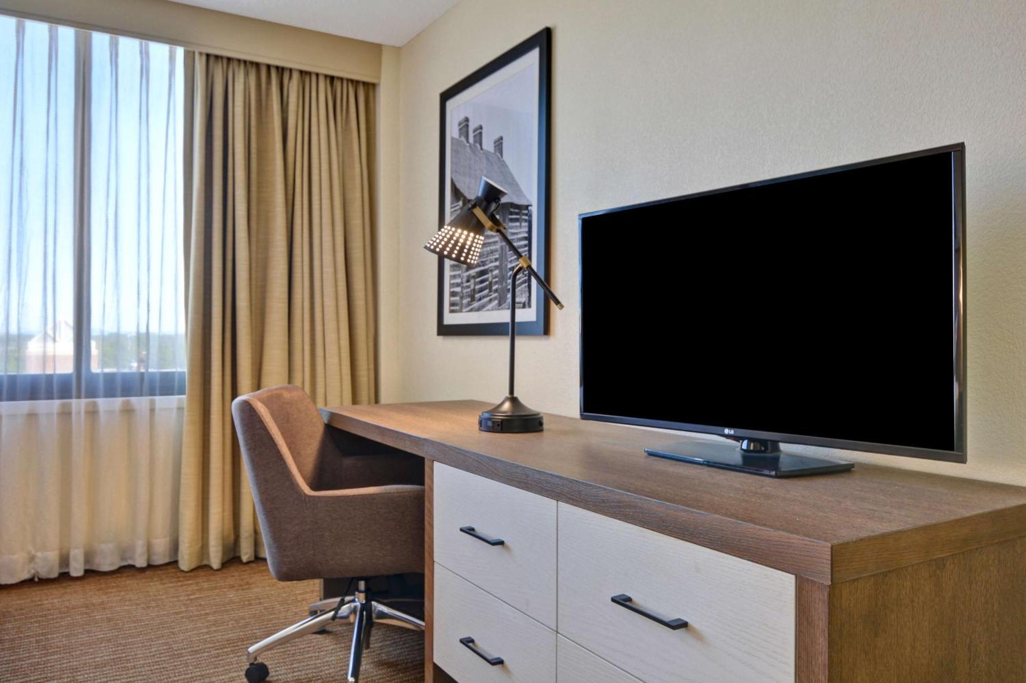 Embassy Suites Winston-Salem Buitenkant foto