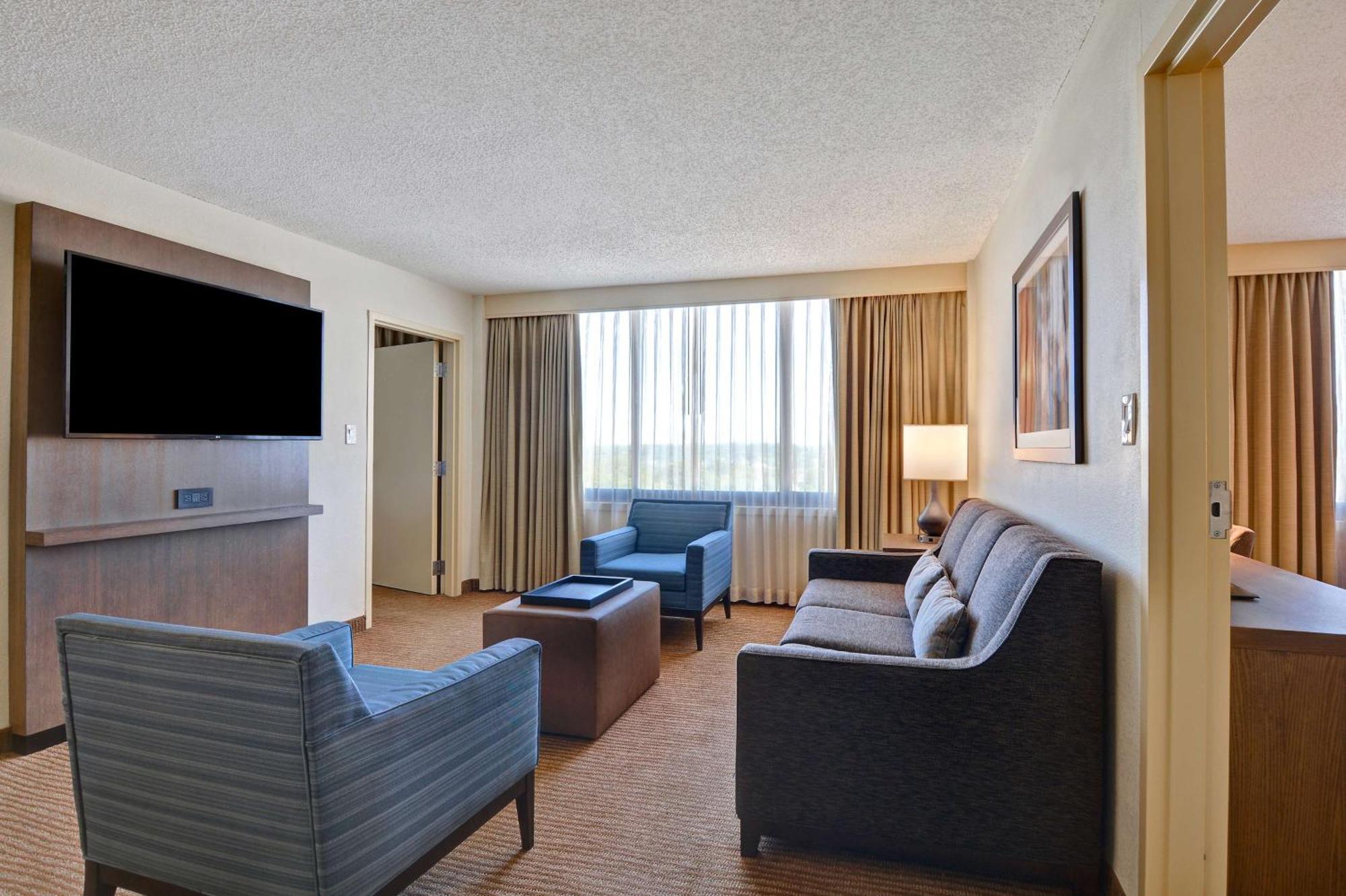 Embassy Suites Winston-Salem Buitenkant foto