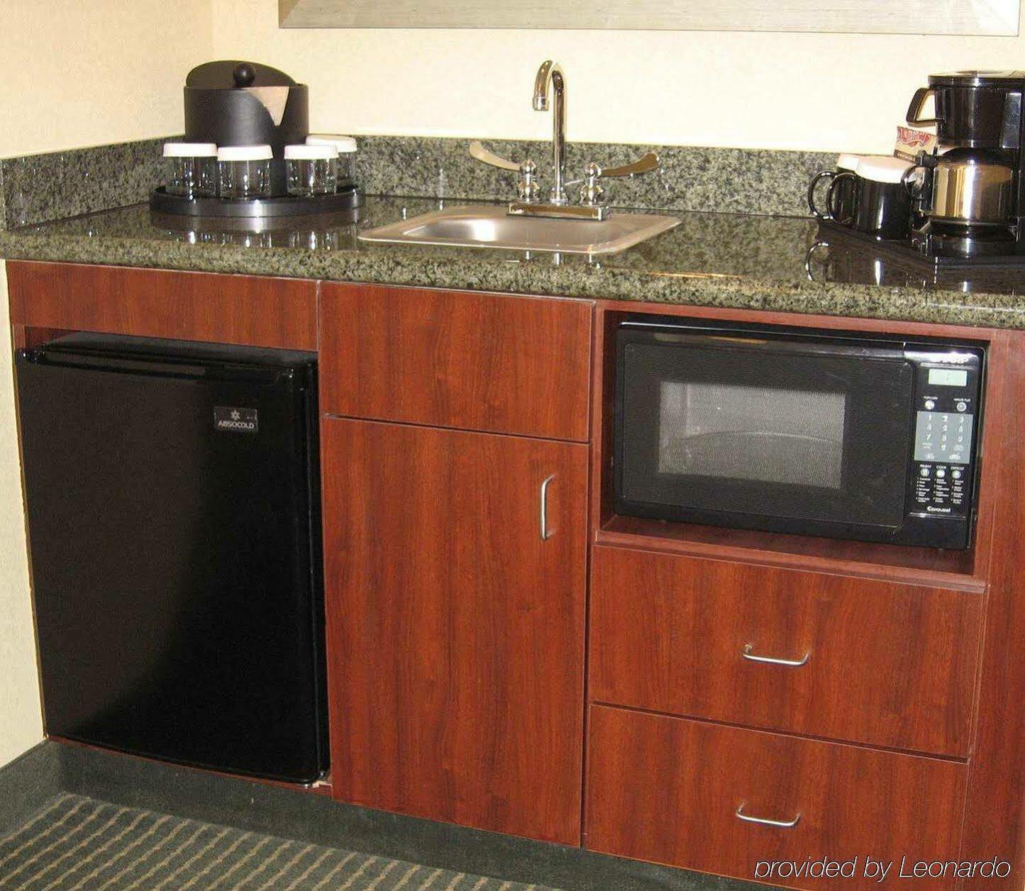Embassy Suites Winston-Salem Buitenkant foto